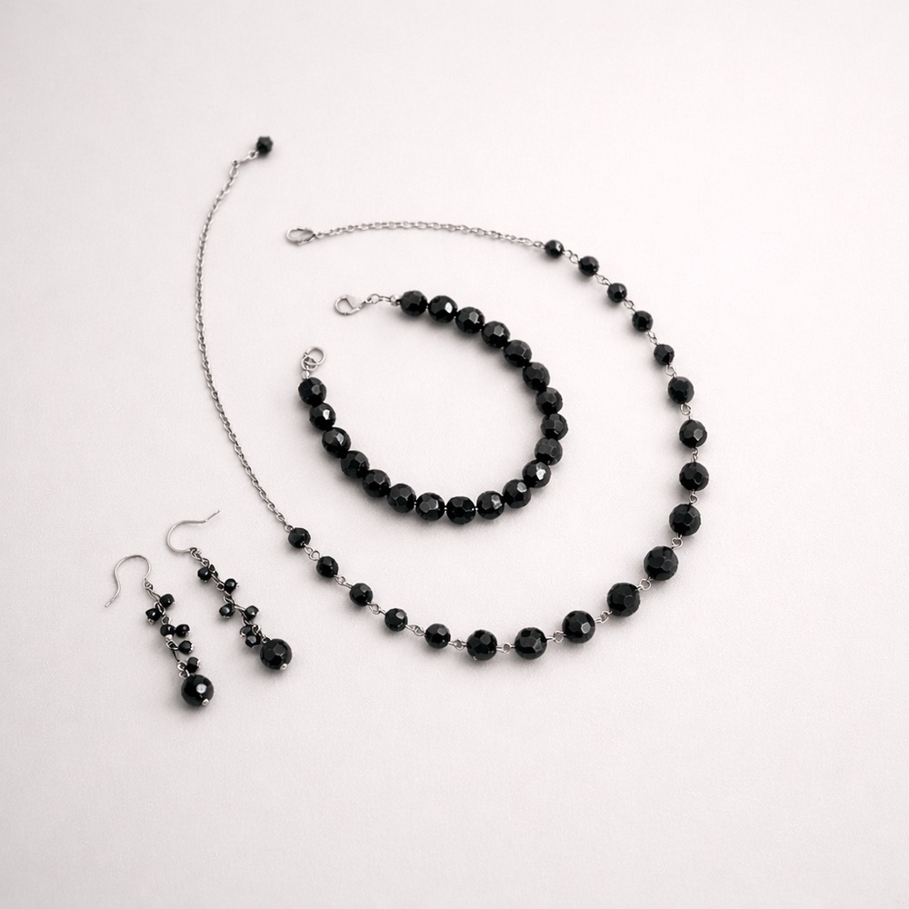 Elegant Black Bead Jewelry Set – Necklace, Bracelet & Earrings